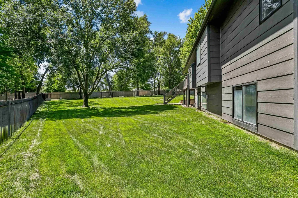 3106 N Lakecrest Circle Wichita KS 67205