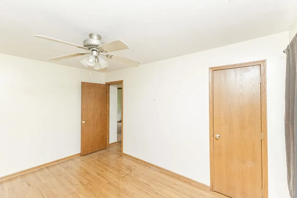 3220 S Downtain Wichita KS 67217