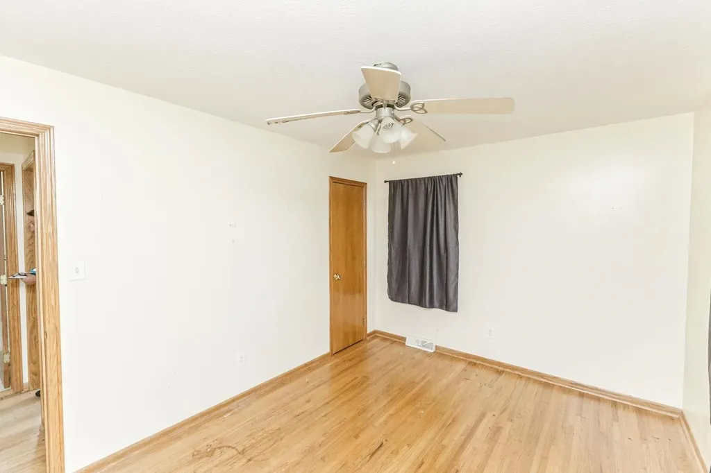 3220 S Downtain Wichita KS 67217