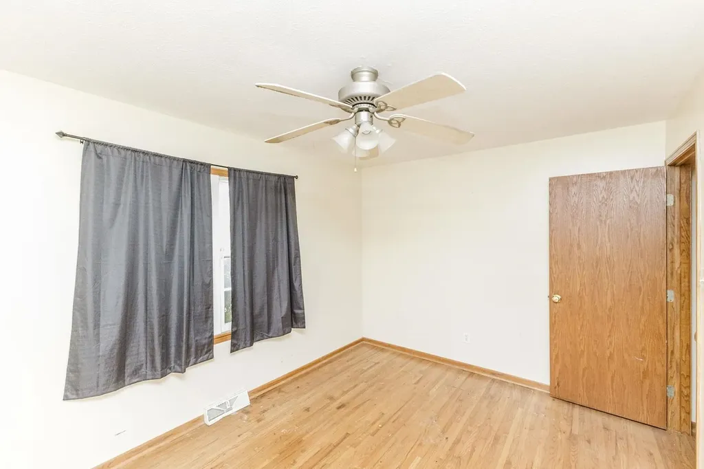 3220 S Downtain Wichita KS 67217