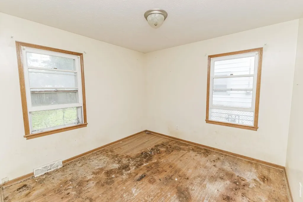 3220 S Downtain Wichita KS 67217