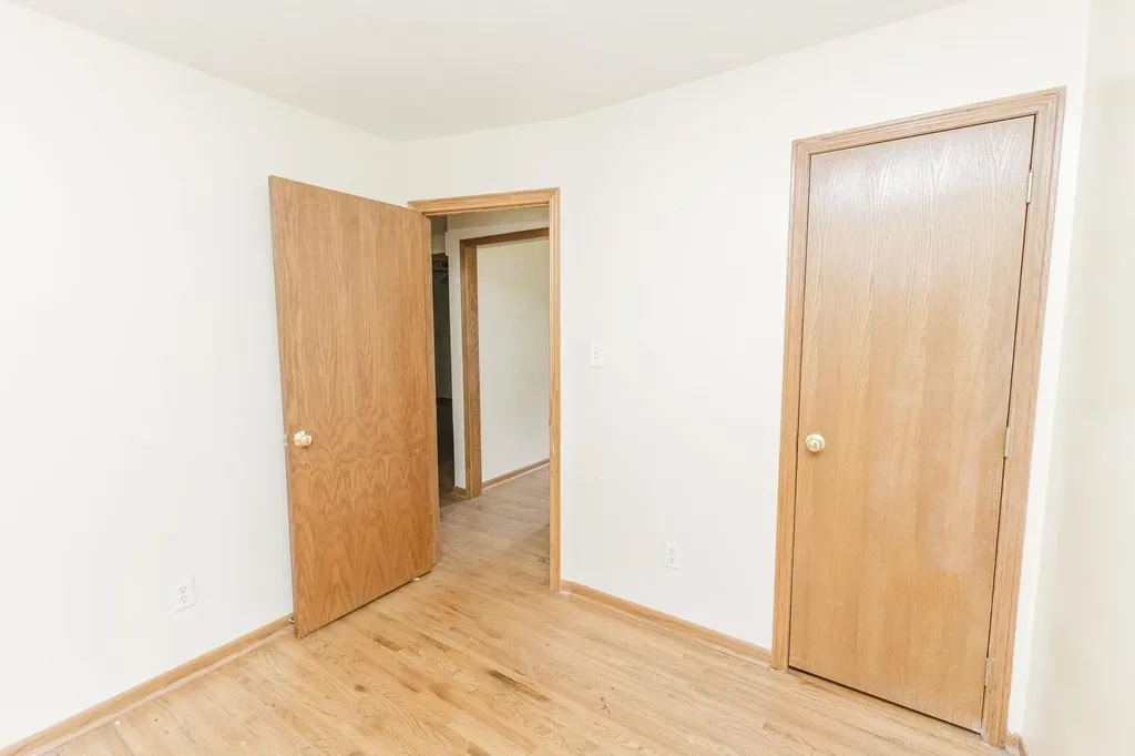 3220 S Downtain Wichita KS 67217