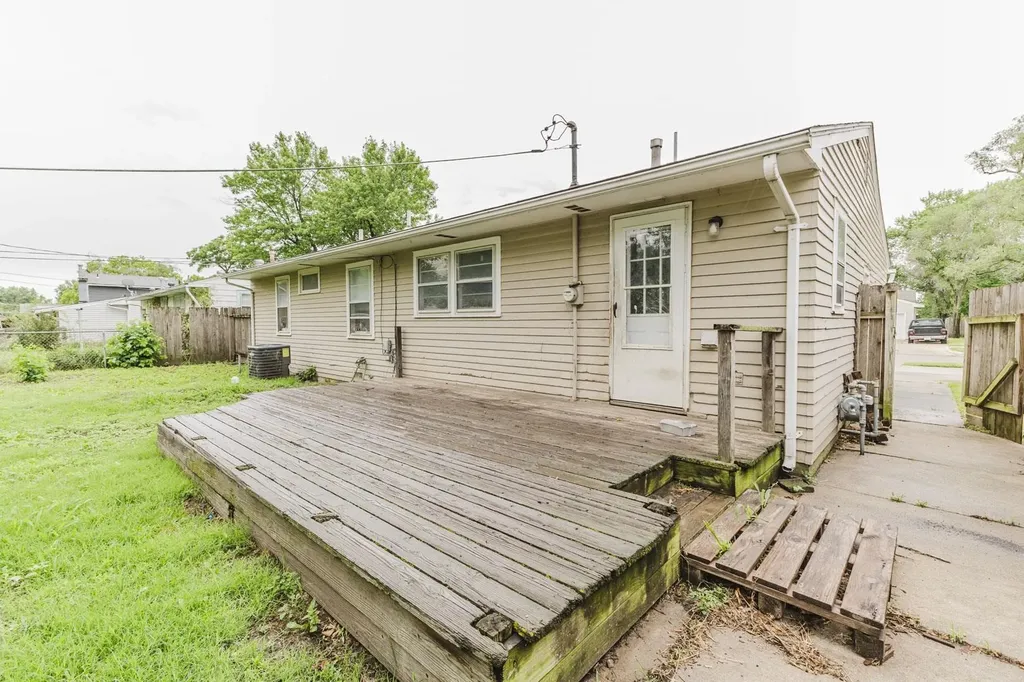 3220 S Downtain Wichita KS 67217
