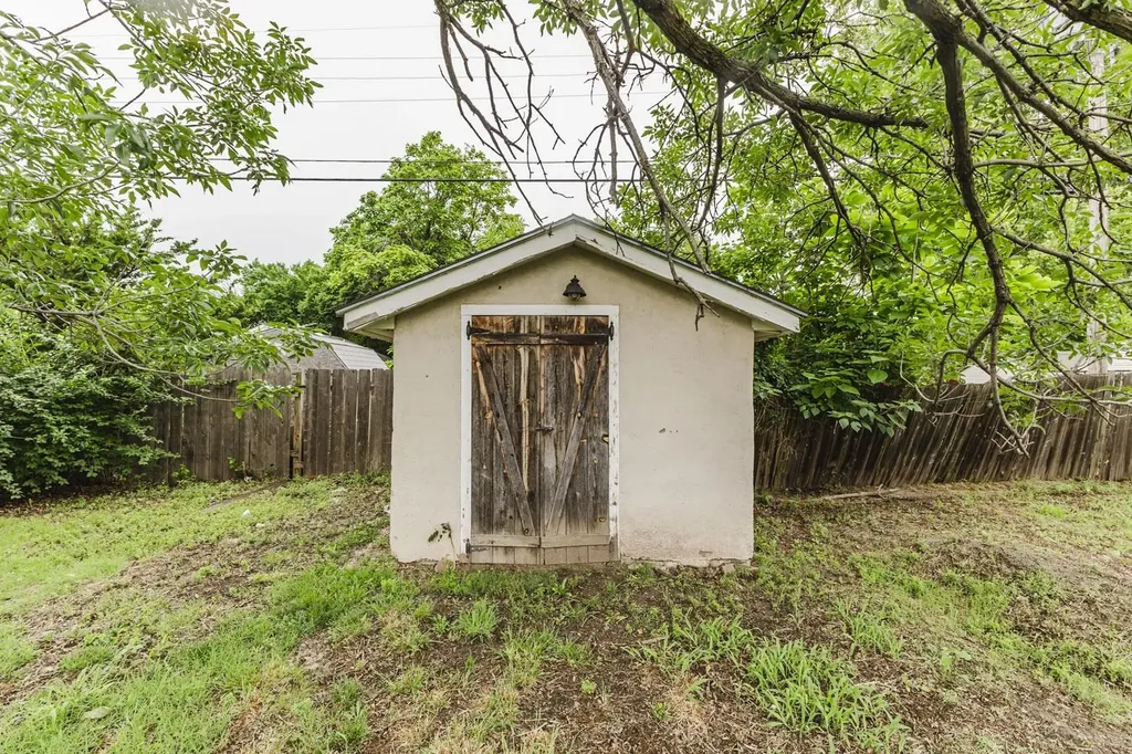 3220 S Downtain Wichita KS 67217