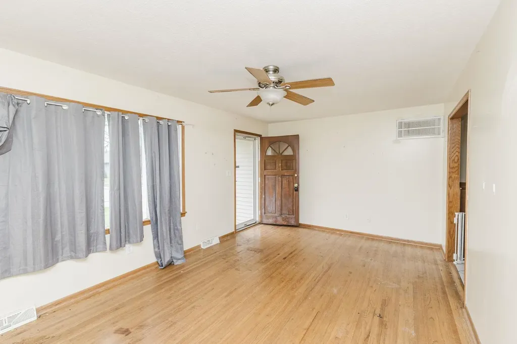 3220 S Downtain Wichita KS 67217