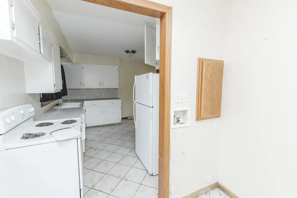 3220 S Downtain Wichita KS 67217