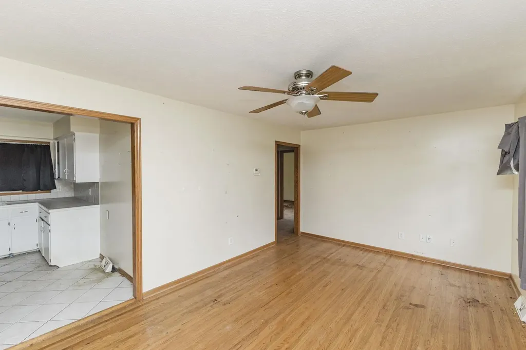 3220 S Downtain Wichita KS 67217