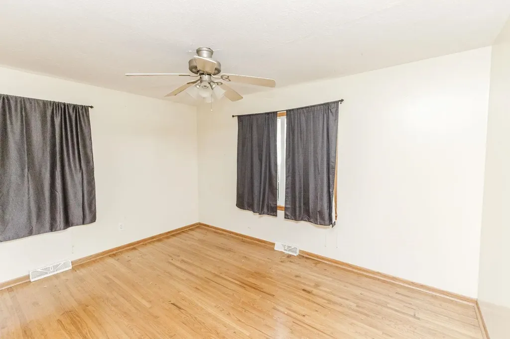 3220 S Downtain Wichita KS 67217