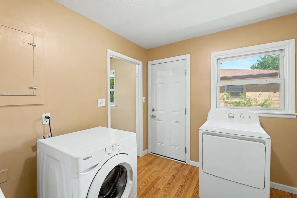 733 W Anita Wichita KS 67060