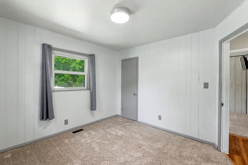 733 W Anita Wichita KS 67060