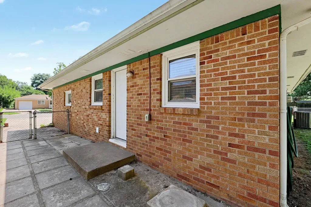 733 W Anita Wichita KS 67060