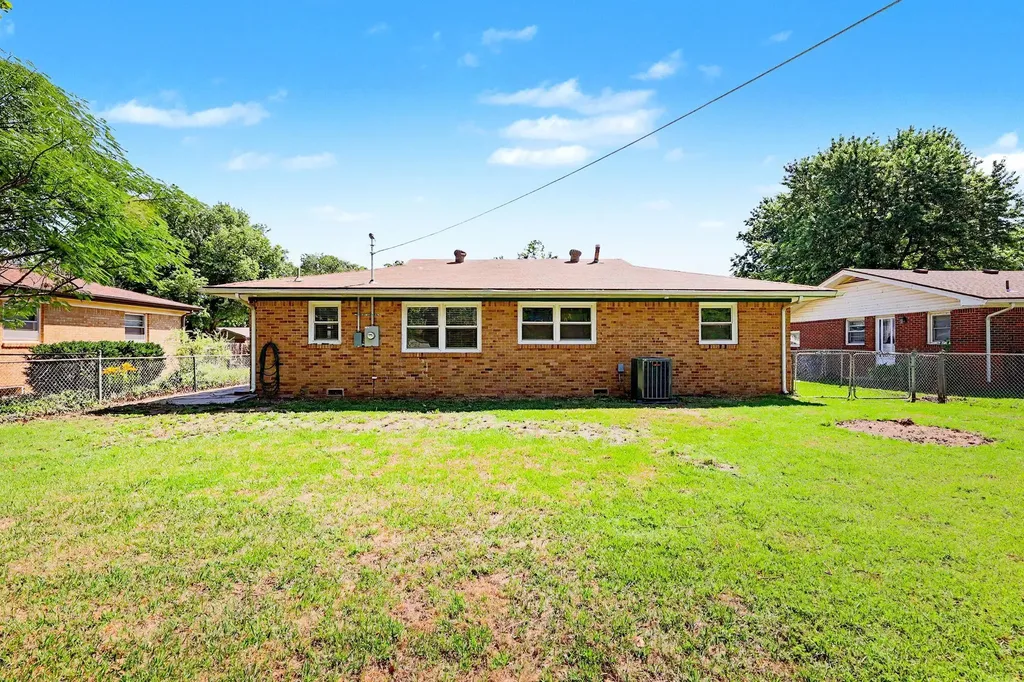 733 W Anita Wichita KS 67060