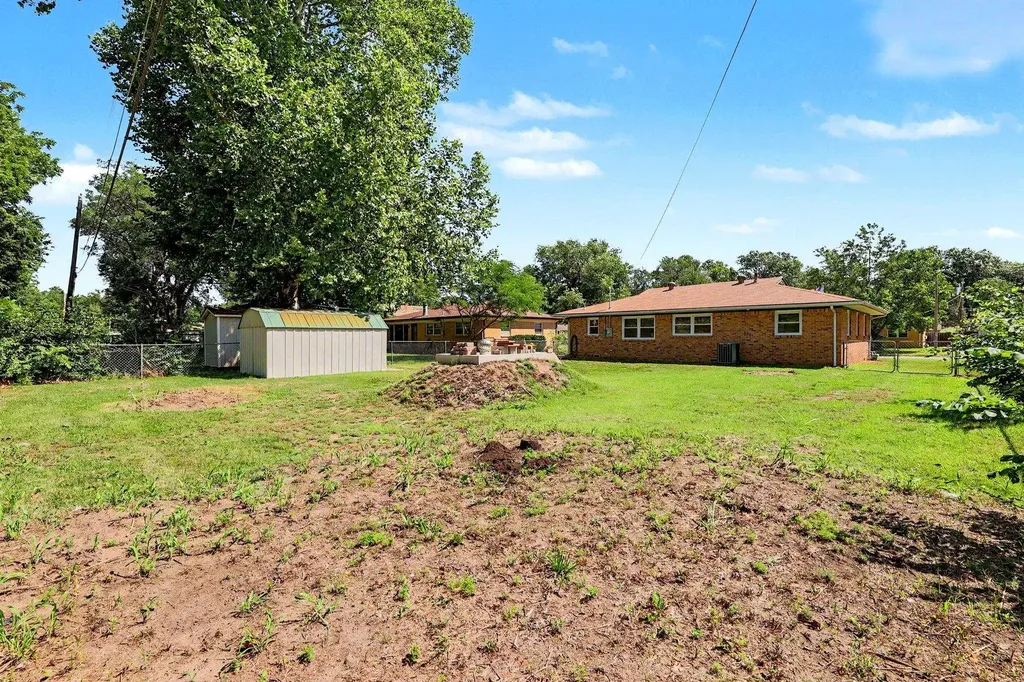 733 W Anita Wichita KS 67060