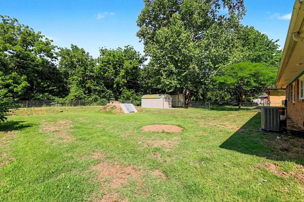 733 W Anita Wichita KS 67060