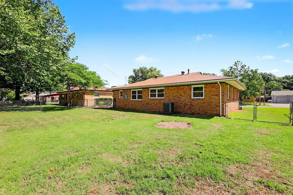 733 W Anita Wichita KS 67060