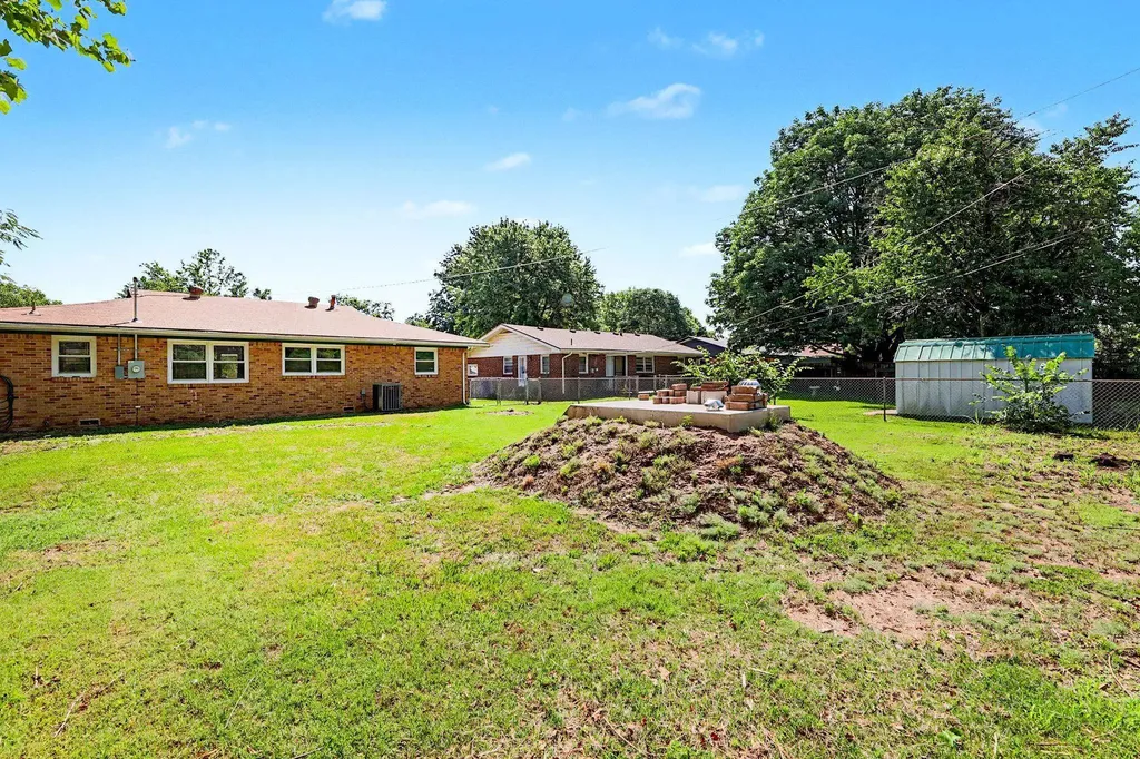 733 W Anita Wichita KS 67060