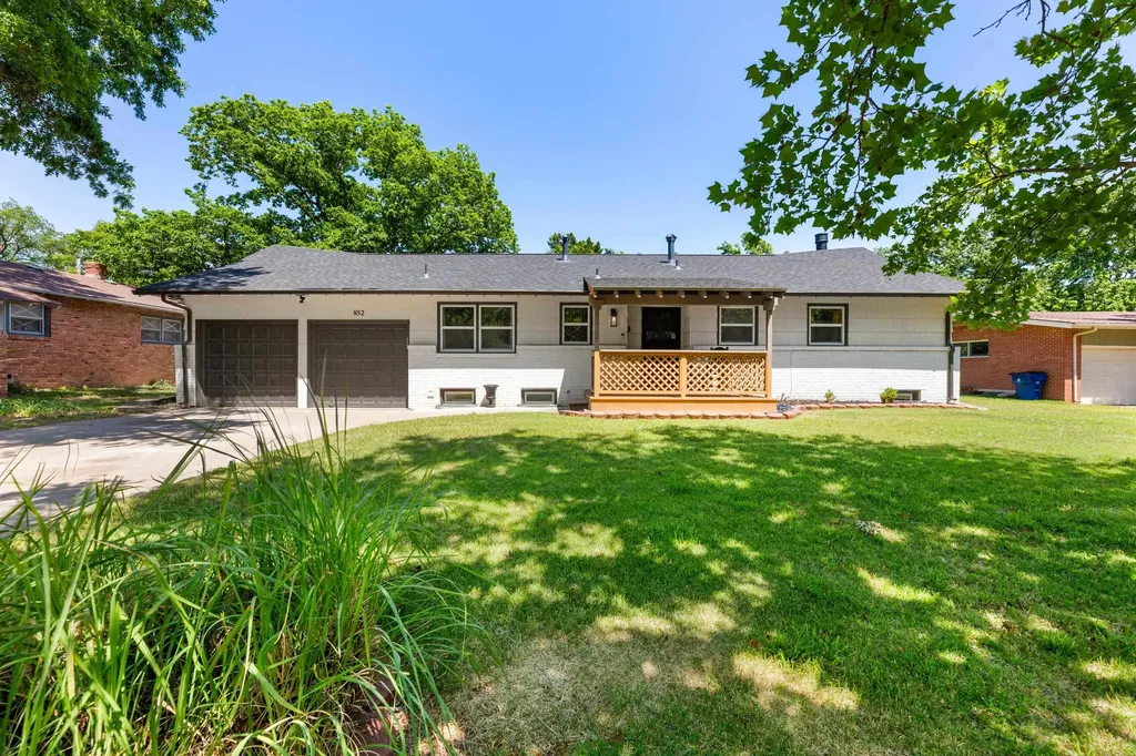 852 N Caddy Lane Wichita KS 67212