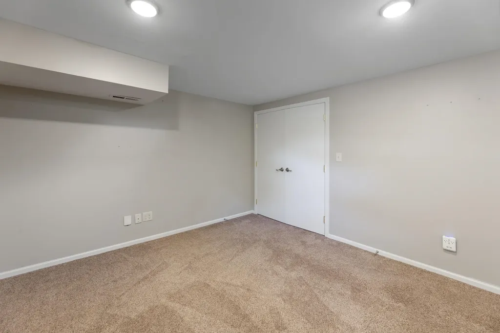 852 N Caddy Lane Wichita KS 67212