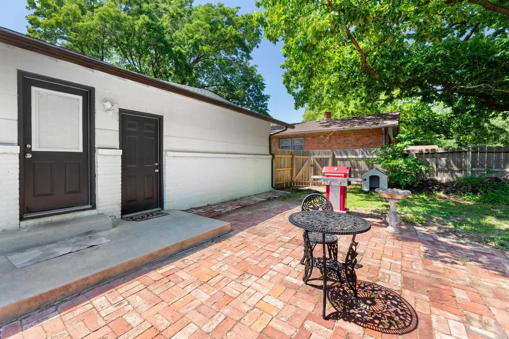 852 N Caddy Lane Wichita KS 67212