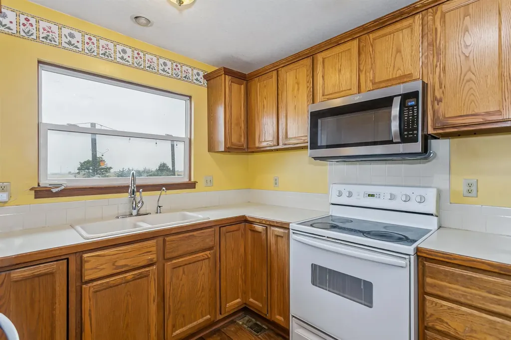 13086 SW 230th Douglass KS 67039-0000