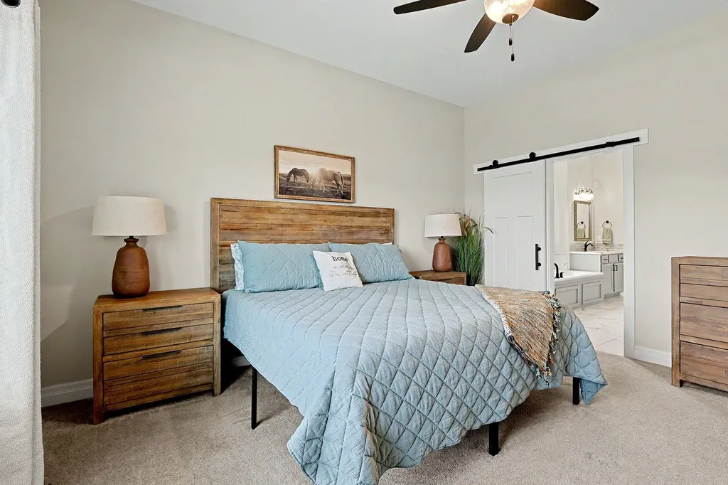 2104 E Highridge Street Park City KS 67219