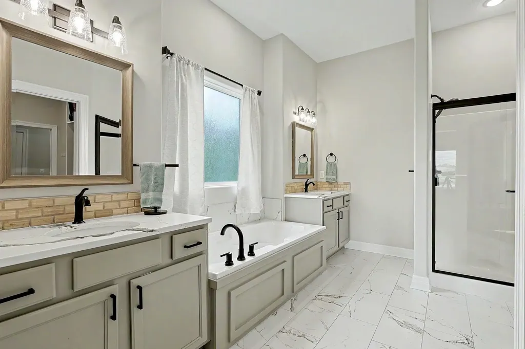 2104 E Highridge Street Park City KS 67219