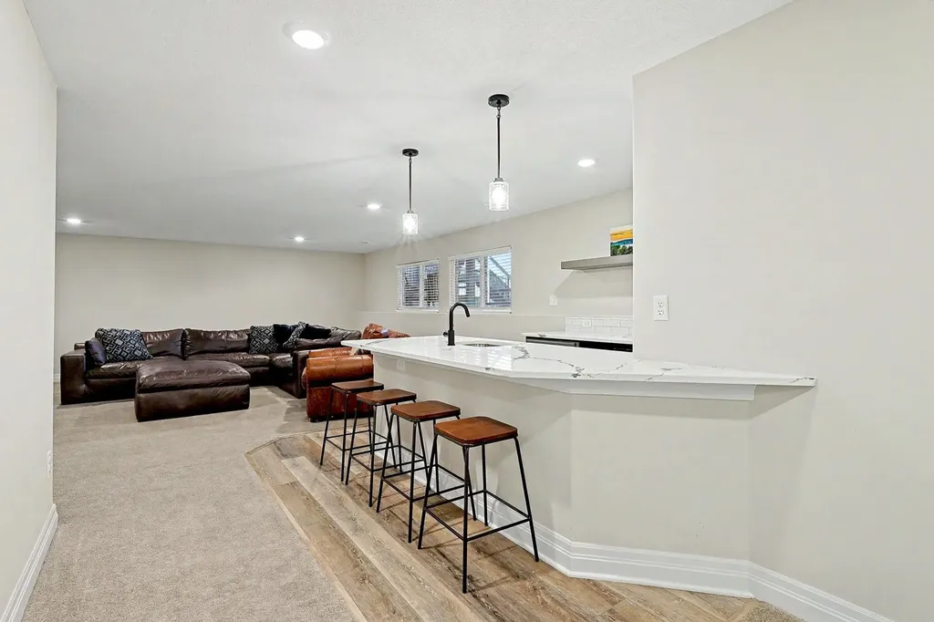 2104 E Highridge Street Park City KS 67219