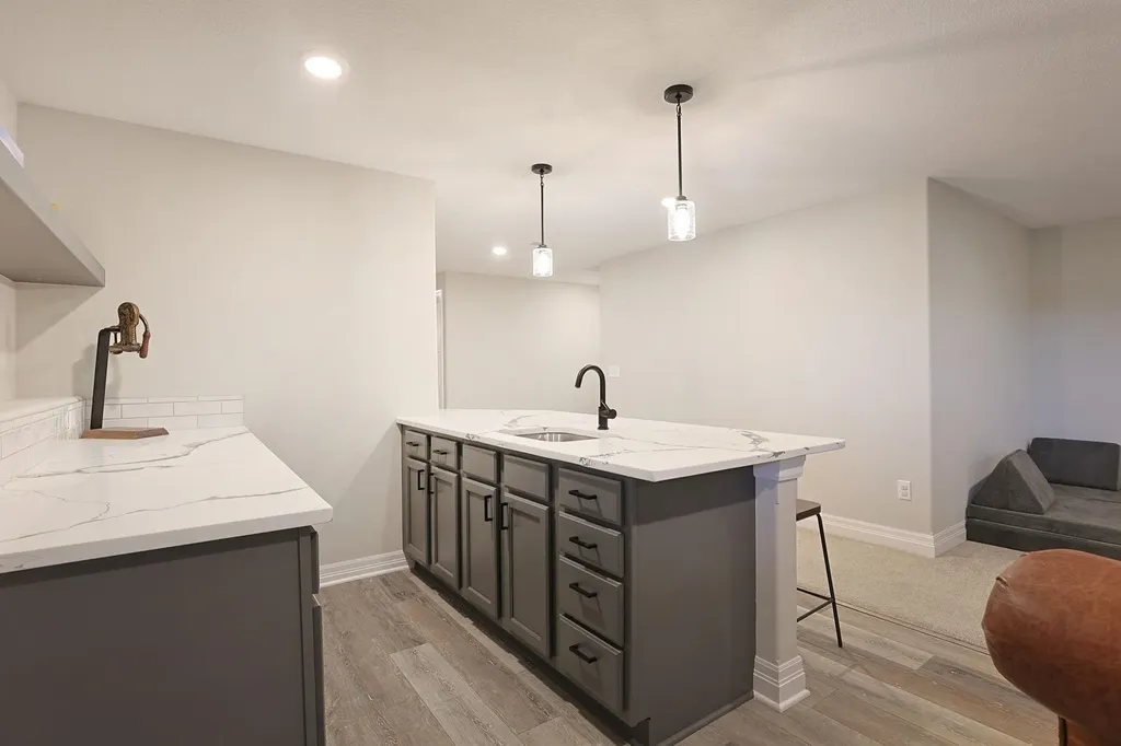 2104 E Highridge Street Park City KS 67219