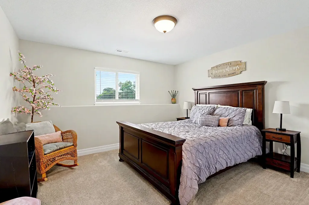 2104 E Highridge Street Park City KS 67219