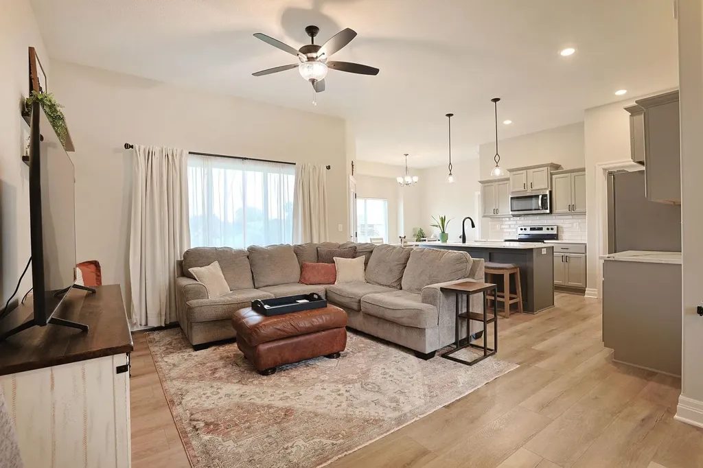 2104 E Highridge Street Park City KS 67219