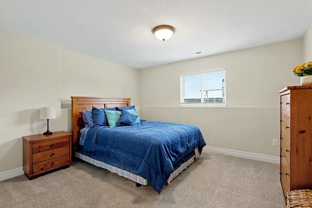 2104 E Highridge Street Park City KS 67219