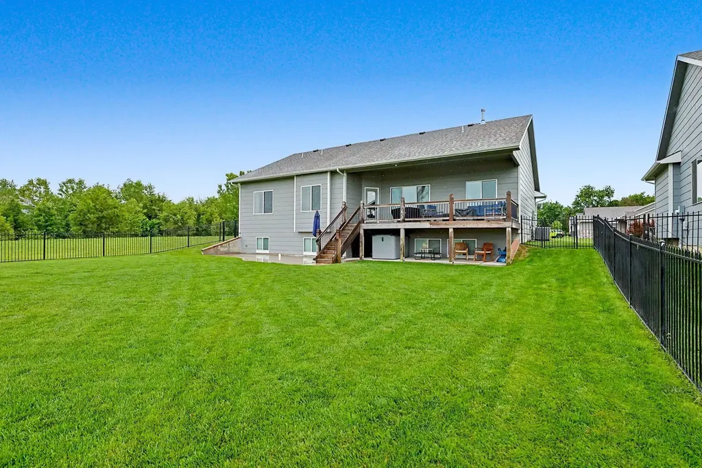 2104 E Highridge Street Park City KS 67219