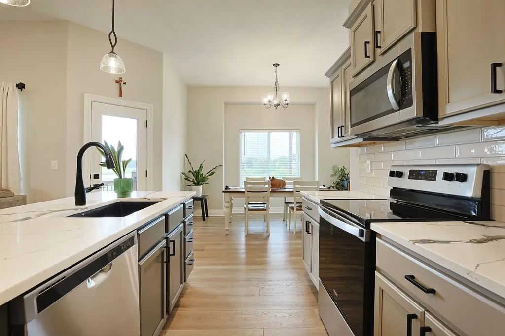 2104 E Highridge Street Park City KS 67219