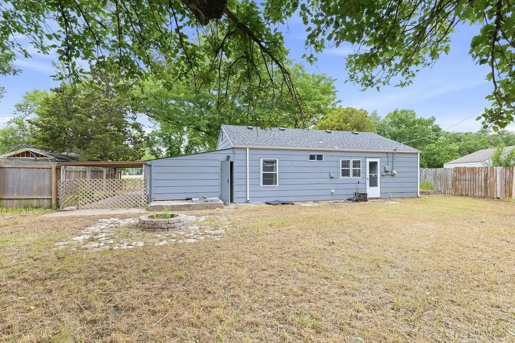 6212 N West Park View Street Park City KS 67219