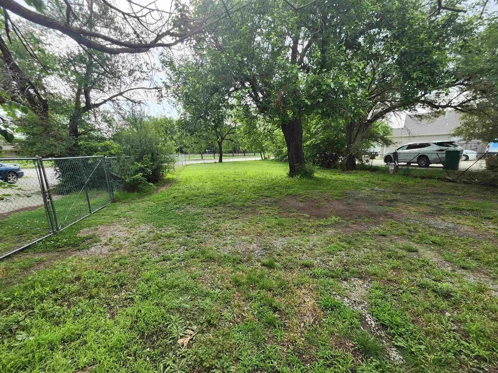 4223 W Zoo Boulevard Wichita KS 67212