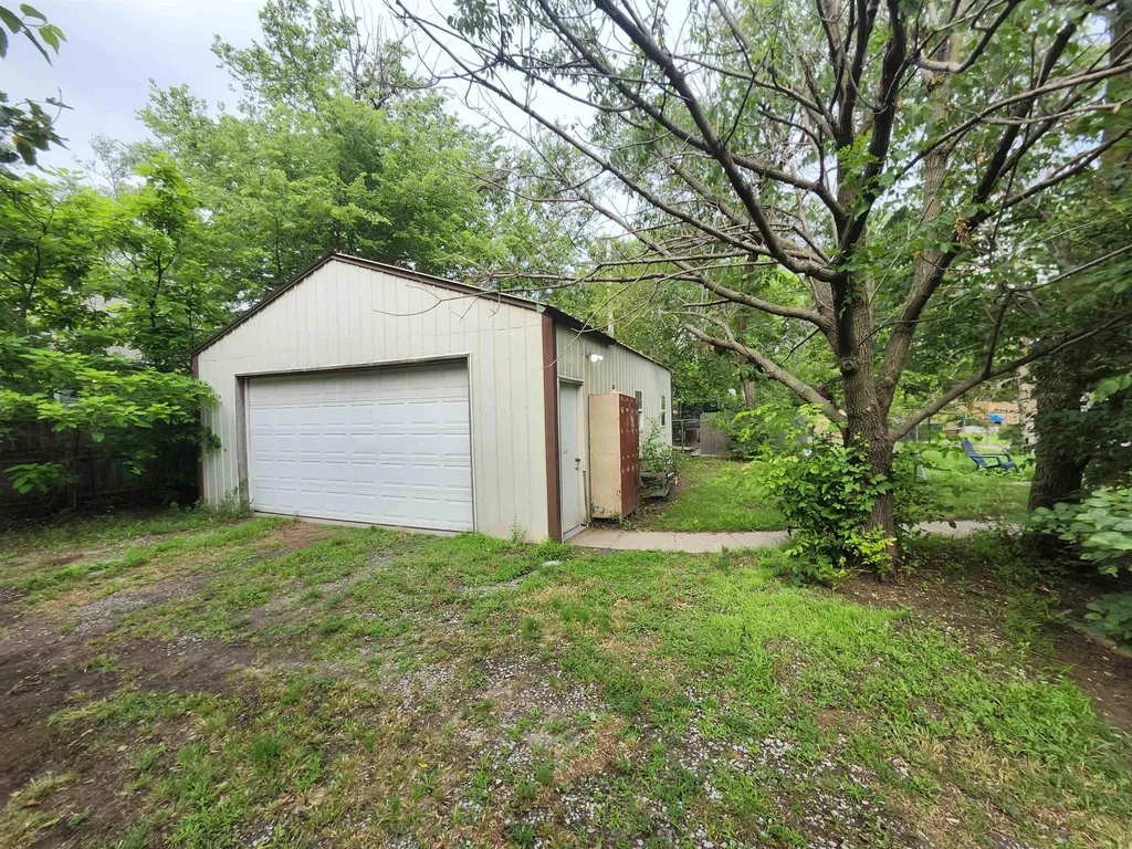 4223 W Zoo Boulevard Wichita KS 67212