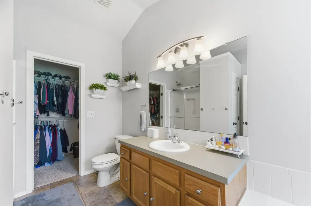 2711 N Parkdale Wichita KS 67205