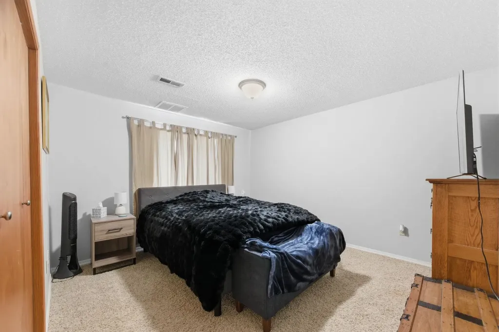 2711 N Parkdale Wichita KS 67205