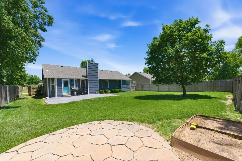 2711 N Parkdale Wichita KS 67205