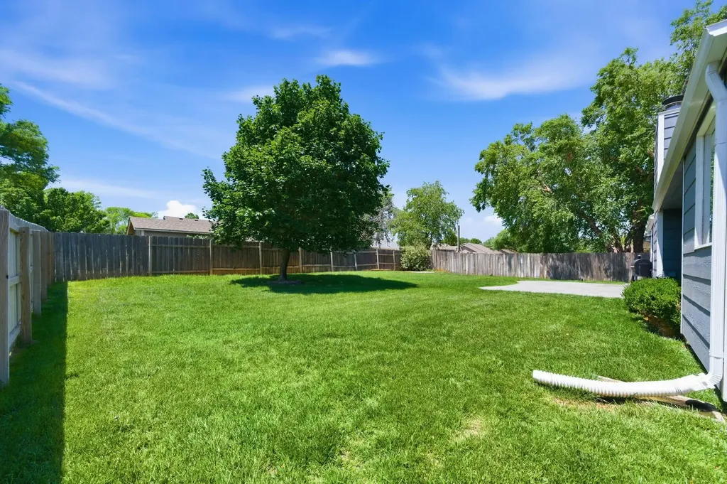 2711 N Parkdale Wichita KS 67205