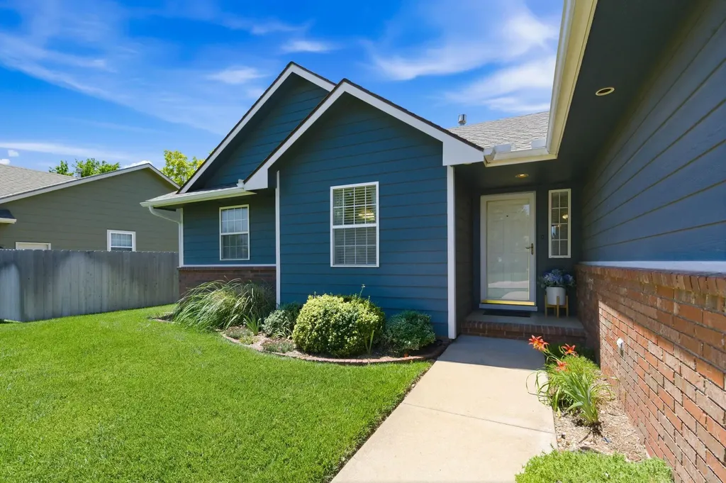 2711 N Parkdale Wichita KS 67205