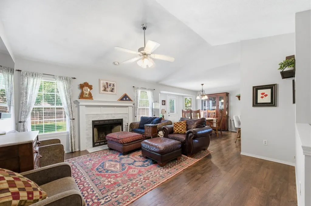 2711 N Parkdale Wichita KS 67205