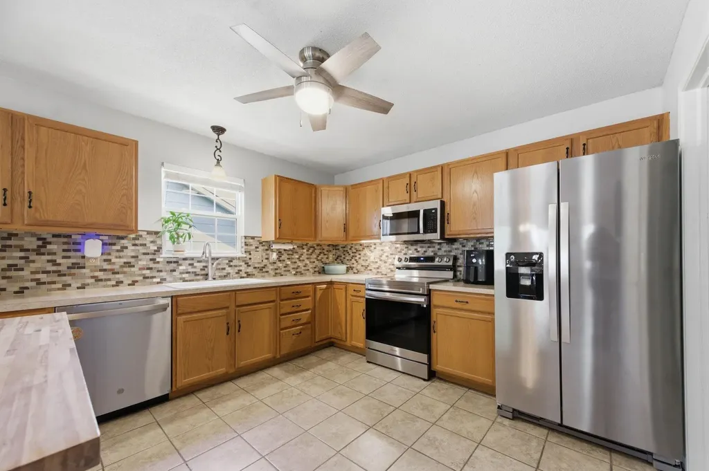 2711 N Parkdale Wichita KS 67205