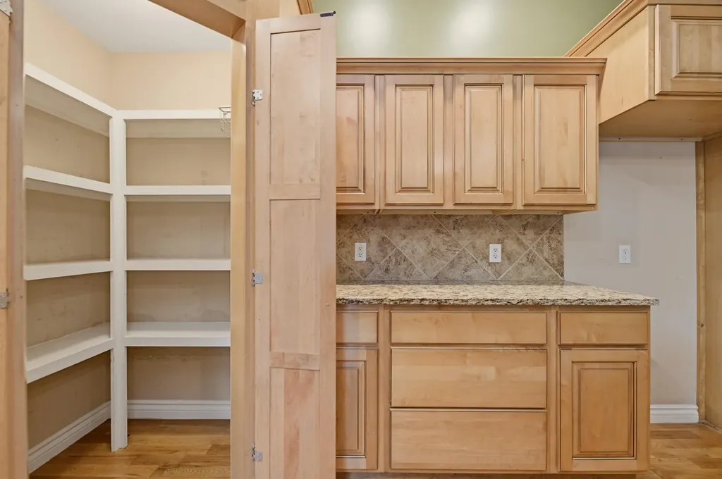 3845 N Lakecrest Court Wichita KS 67205