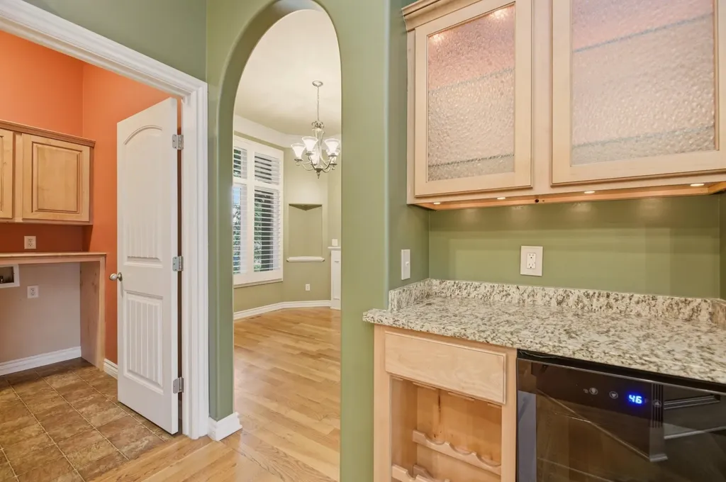 3845 N Lakecrest Court Wichita KS 67205