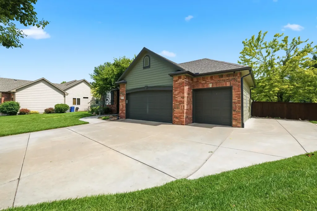 3845 N Lakecrest Court Wichita KS 67205