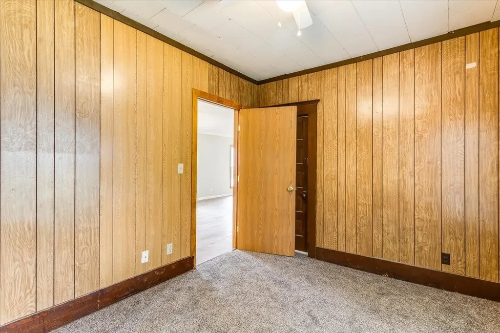 313 E Lincoln Wellington KS 67152
