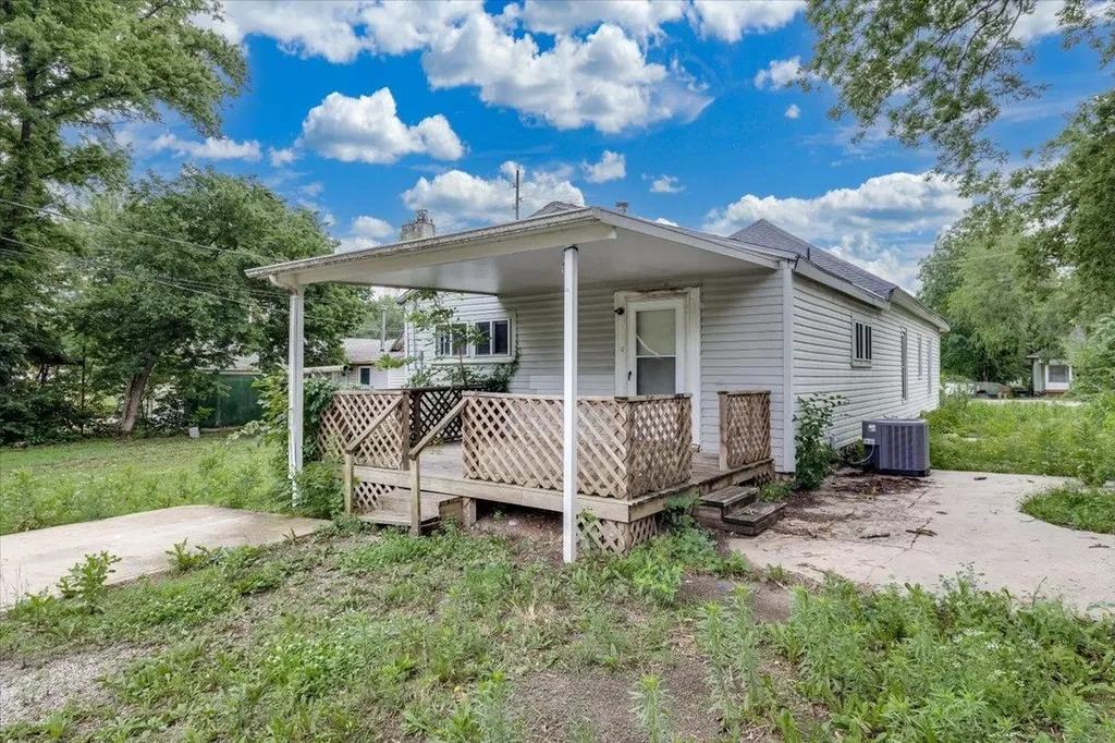 313 E Lincoln Wellington KS 67152