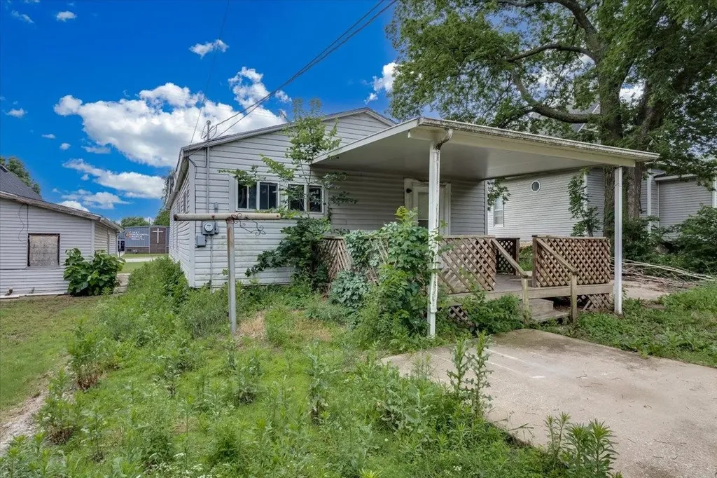 313 E Lincoln Wellington KS 67152