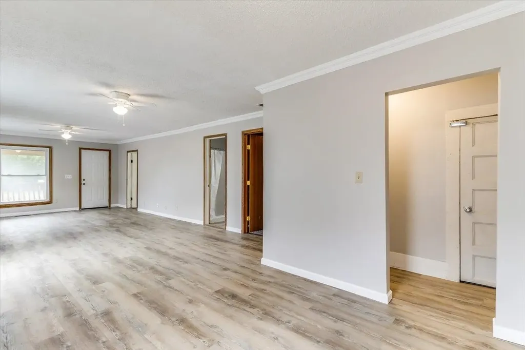 313 E Lincoln Wellington KS 67152